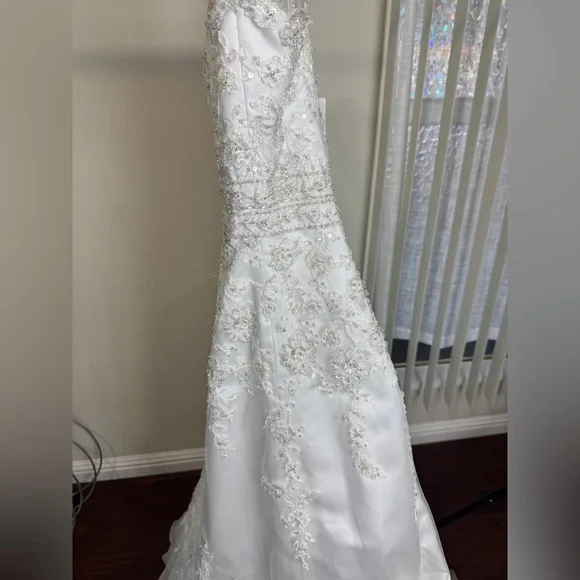 NWT Maggie Sottero Haute Couture bridal gown, Size 16, beaded lace wedding dress - Picture 14 of 15